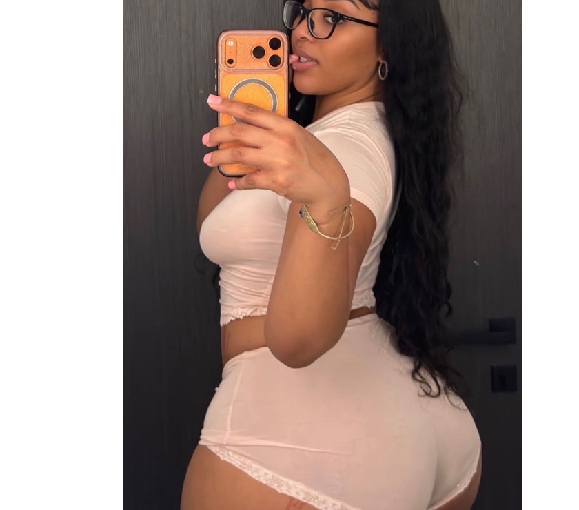 Bolton City Centre - Bolton — Nikol sexy brunette
