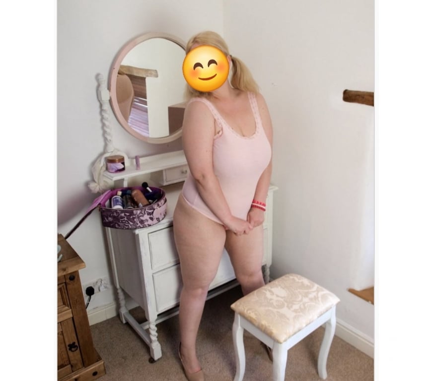 Escorts West Yorkshire Kirklees - Photos for Hi its Lola. Here Guys xx