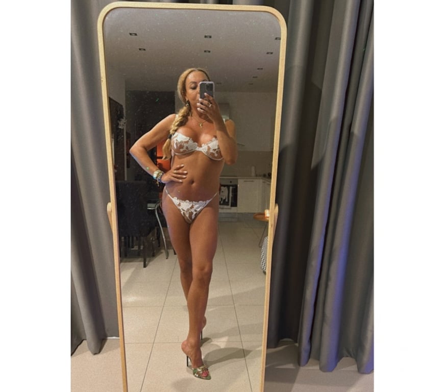 Trans Escorts Hampshire Southampton - Photos for KAMILLA, A STUNNING OLIVE-SKINNED SHEMALE
