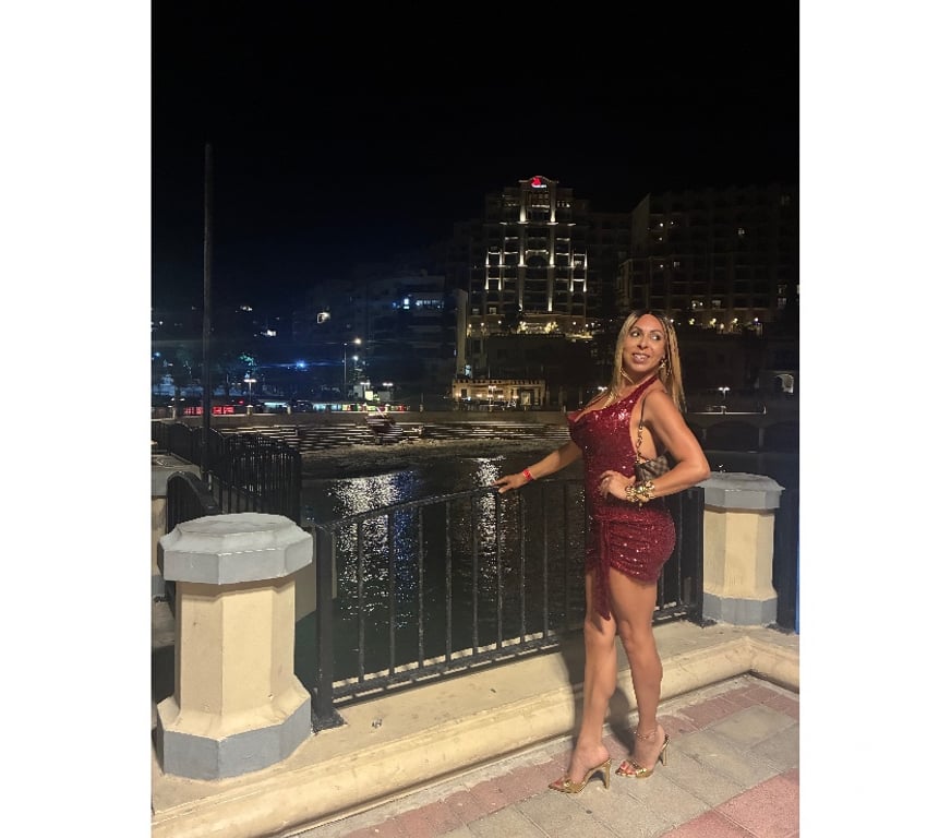 Trans Escorts Hampshire Southampton - Photos for KAMILLA, A STUNNING OLIVE-SKINNED SHEMALE