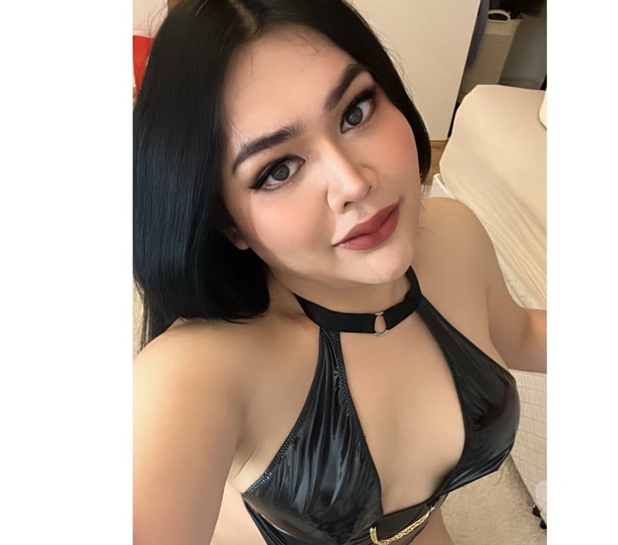 Trans Escorts South West London Earl's Court Station - South West London - Photos for Emmie Thai TS💋(New in LONDON)Ladyboy Shemale BEST SV