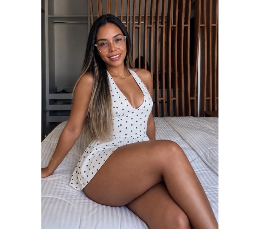 Escorts Dorset Bournemouth, Christchurch and Poole - Photos for Brazilian girl Aline 🇧🇷 Hot brunette without rushing