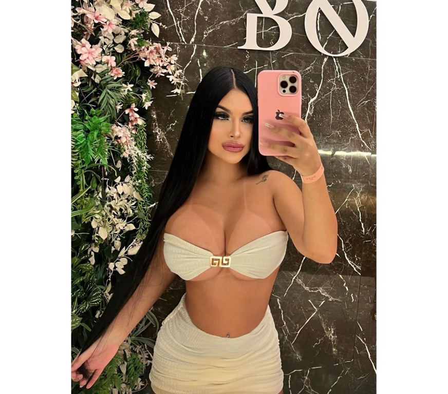 Escorts Hertfordshire Watford - Photos for SENSUAL, CHARMING AND JUST RIGHT FOR YOU 💋🔥