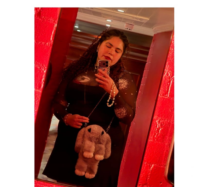 Escorts North London Highgate - North London - Photos for Curvy Vietnamese model