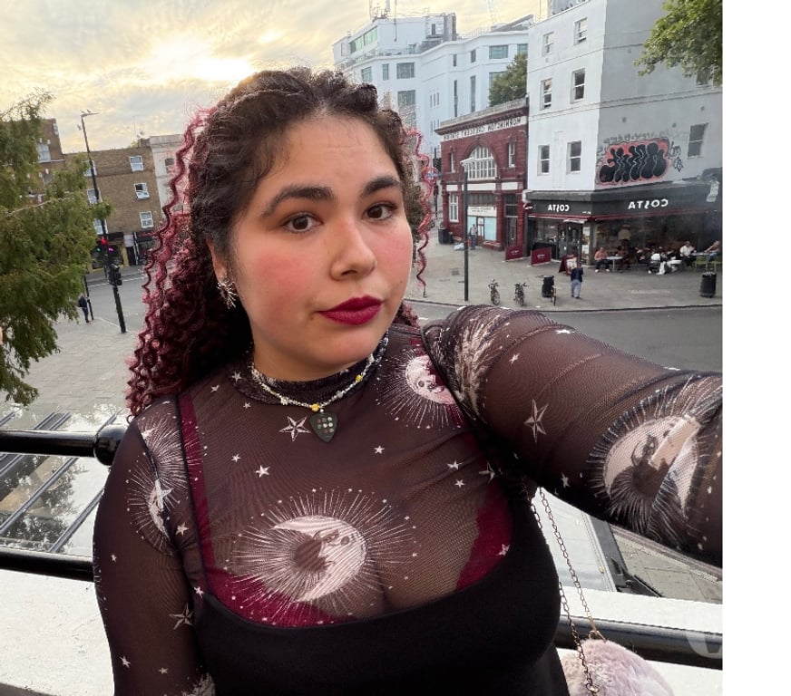 Escorts North London Highgate - North London - Photos for Curvy Vietnamese model