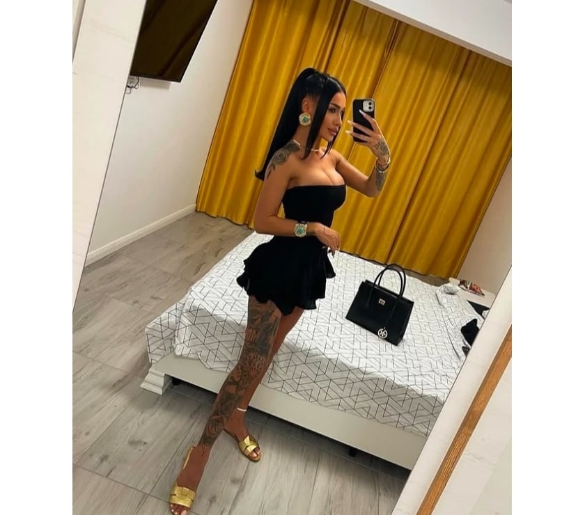 Portsmouth City Centre - Portsmouth — Real girl🥰 now in town