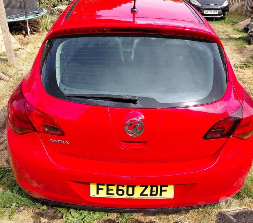 used cars for sale West Yorkshire Wakefield - Photos for Vauxhall Astra – £880 – MOT Until March 2027
