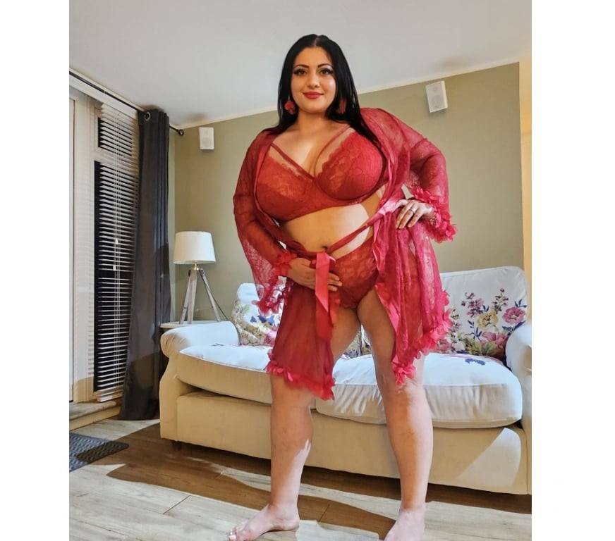 Escorts West Yorkshire Bradford - Photos for ANGELINA BOLD CURVY BRUNETTE SEXY BEST OWO