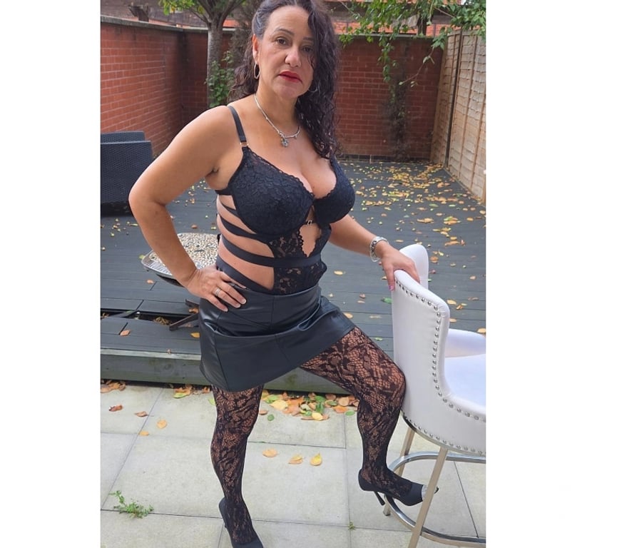 Escorts Cardiff Cardiff City Centre - Cardiff - Photos for Gina MILF GFE brazilian