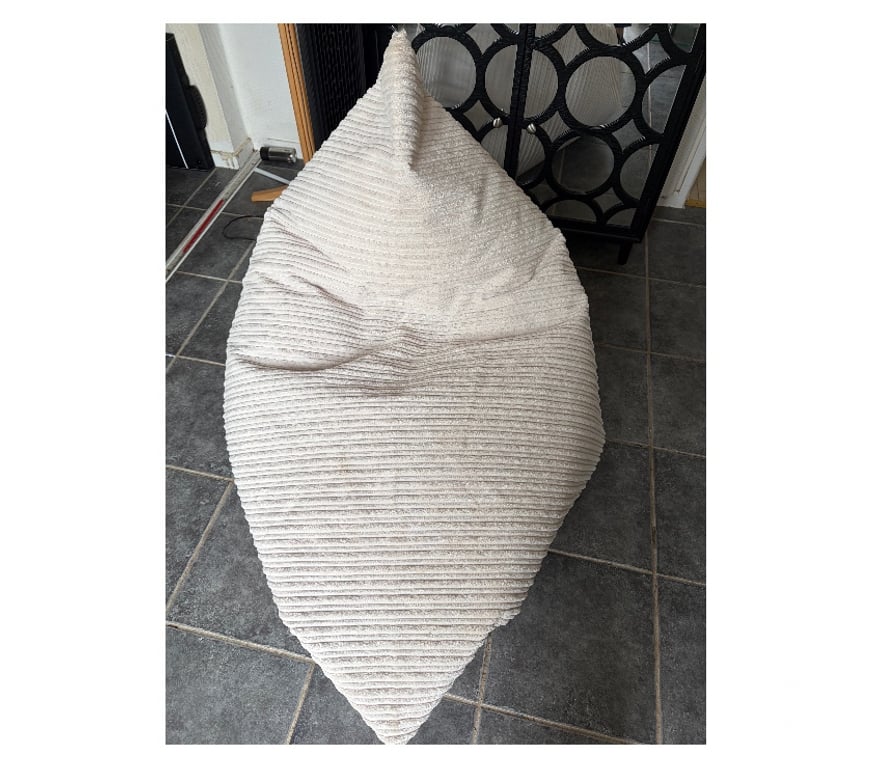 Furniture Devon Torbay - Photos for XL Bean Bag in Corded Ivory by Big Bertha - Loungepug