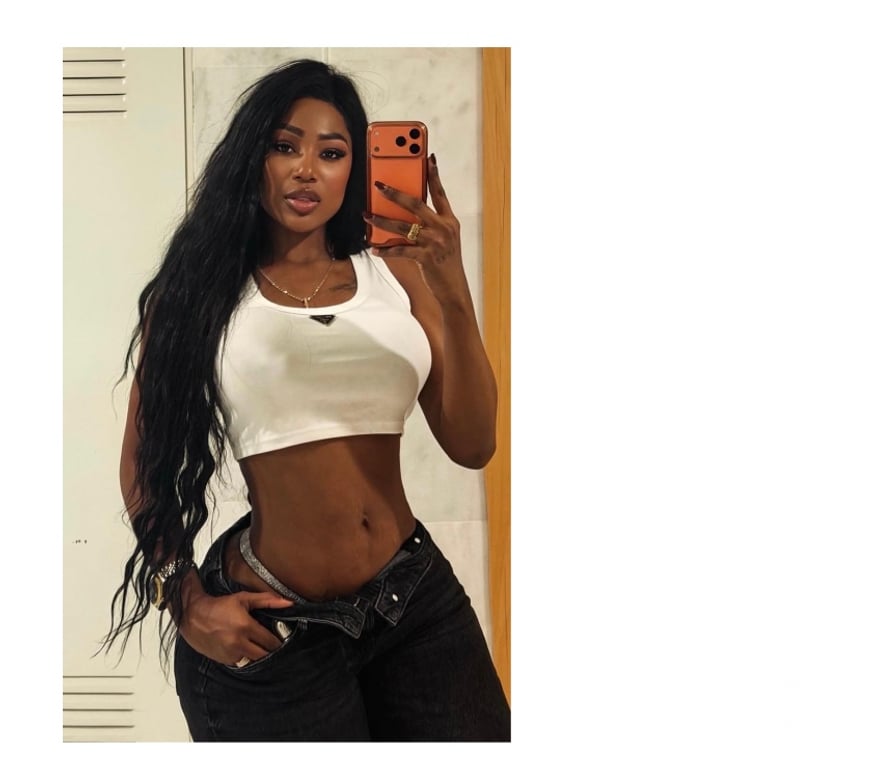 Escorts South East London Croydon - Photos for Karine sexy and hot latín chocolate best party🥳