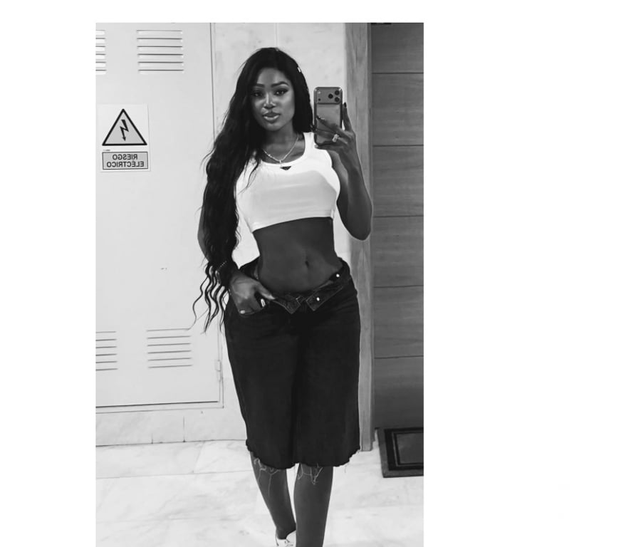 Escorts South East London Croydon - Photos for Karine sexy and hot latín chocolate best party🥳