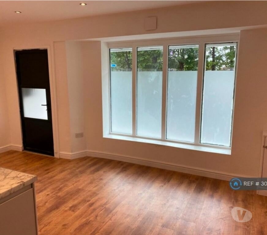 Property to Rent Greater Manchester Trafford - Photos for Beautiful and Comfortable One-Room Apartment