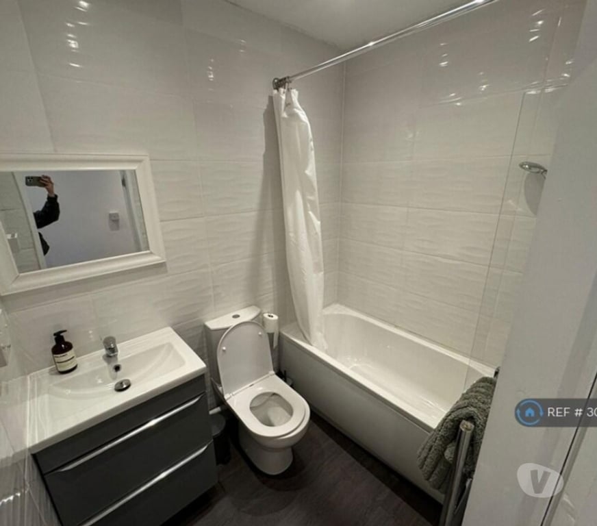 Property to Rent Greater Manchester Trafford - Photos for Beautiful and Comfortable One-Room Apartment