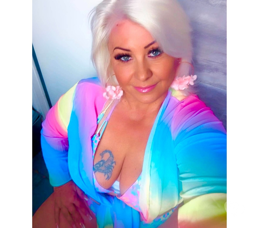 Escorts East London Goodmayes - East London - Photos for AMANDA HORNY MILF BIG NATURAL BOOBS RELAX KISS 💋