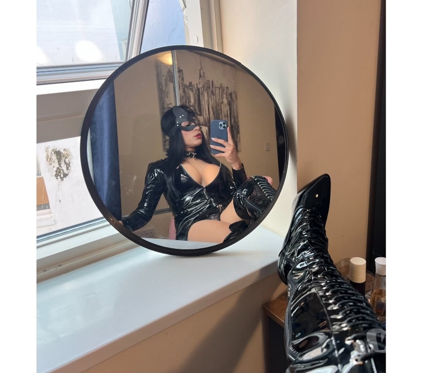 Trans Escorts West Northamptonshire Northampton - West Northamptonshire - Photos for Alice Dominatrix 🔥😈 Fake Tits