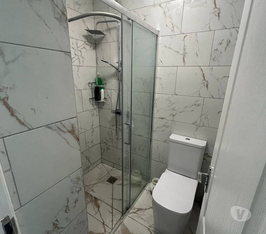 Property to Rent East London Havering - Photos for Newly Refurbished Double Room with Enuite & Private Entranc