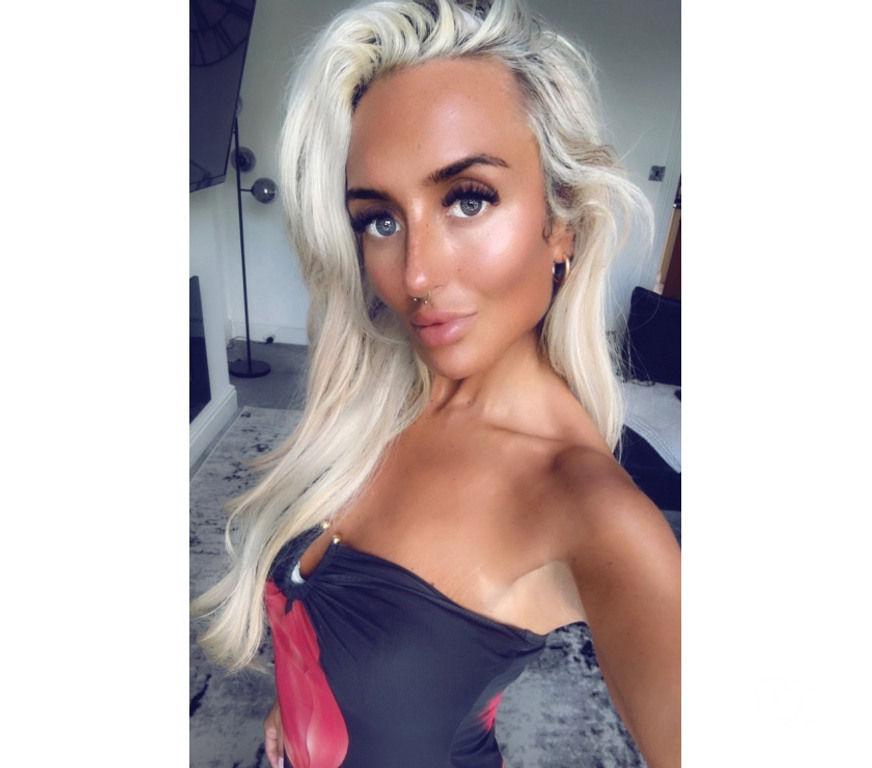Adult Entertainment Greater Manchester Manchester - Photos for YOUR FAVOURITE NORTHERN, BLONDE, BADDIE IS BACK 🫦🎉🍰