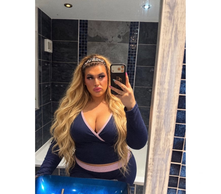Trans Escorts North London Ponders End - North London - Photos for FAT ASS AMELIA BRATZ 🍑😈