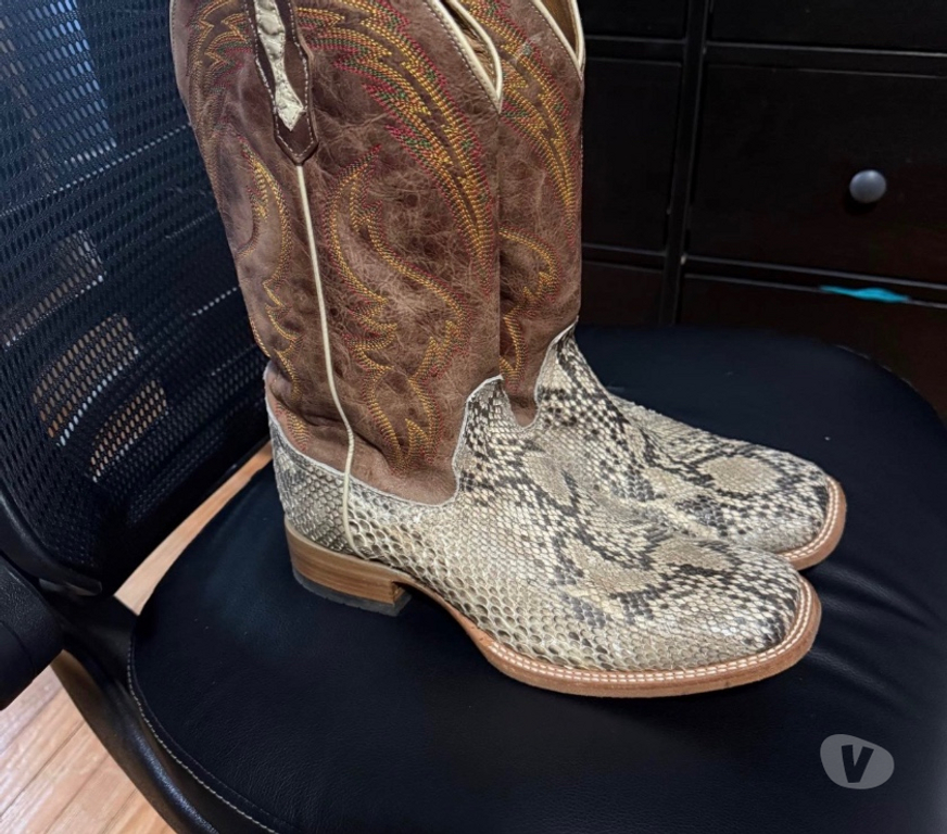 hand made dresses York York City Centre - York - Photos for I’m ready to sell my Cody James boots