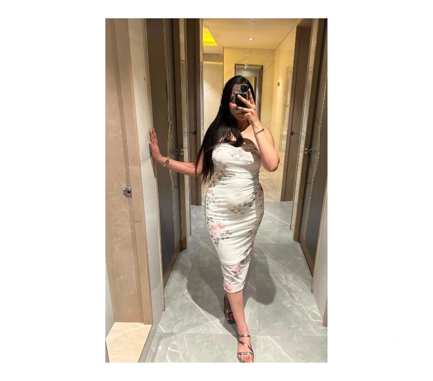 Escorts West London Hounslow - Photos for An elegant indian companion girl in hounslow🥰