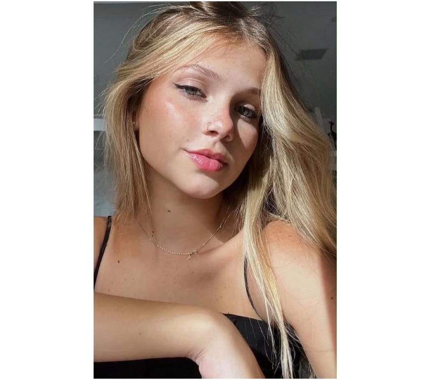 Escorts South East London Catford - South East London - Photos for 🔥 SEXY BLONDE BOMBSHELL – PETITE, SLIM & CURVY 🔥