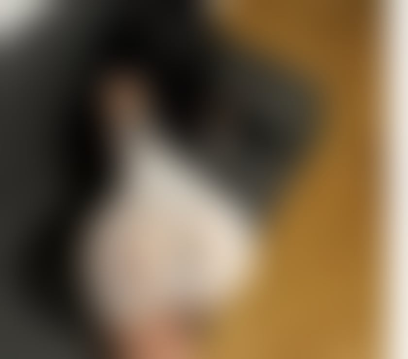Gorgeous Brunette Lary – Charming, Elegant & Tempting