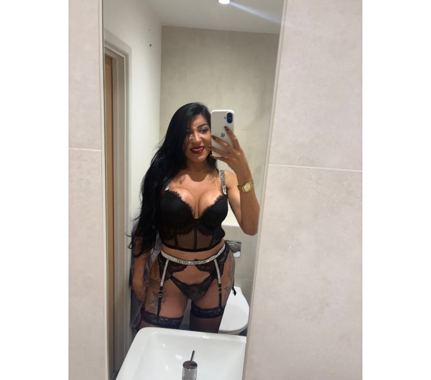 Trans Escorts South West London Sutton - Photos for BRAZILIAN HOT TOP AND BOTTOM