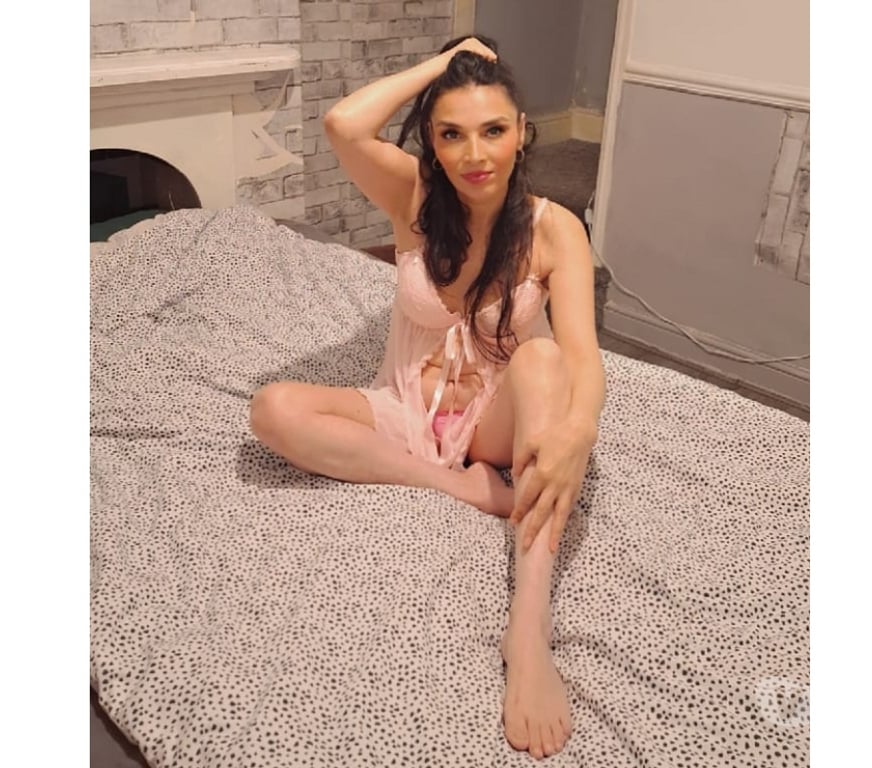 Escorts Staffordshire Stoke-on-Trent - Photos for Hi gentlemen Here it Milf Eleny from Greece call my