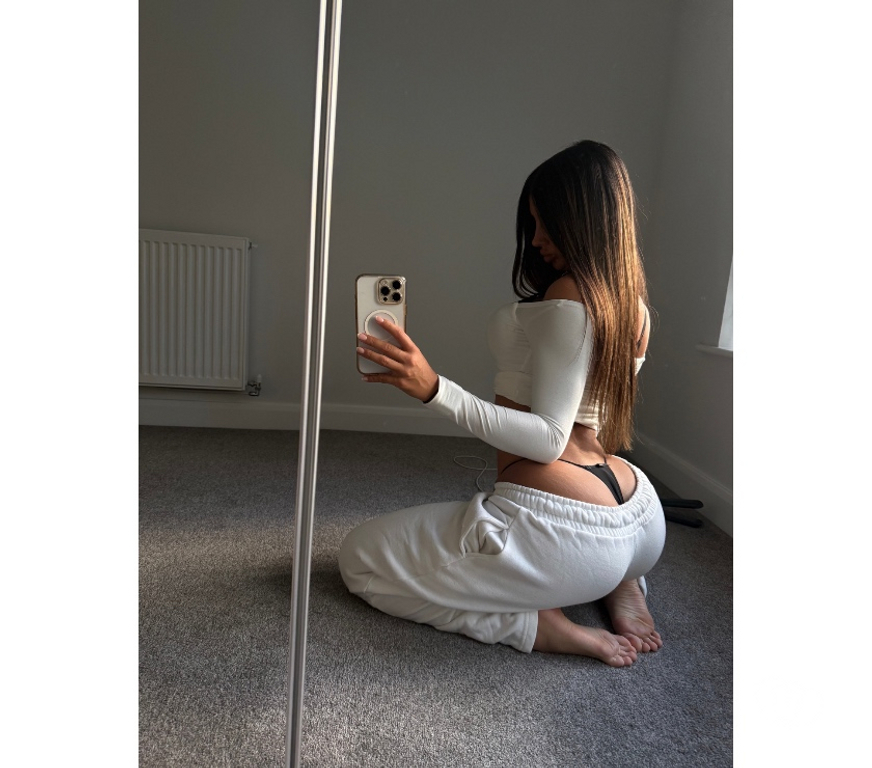 Escorts Staffordshire Stoke-on-Trent - Photos for 😉 Innocent looks… naughty secrets — come find out💎