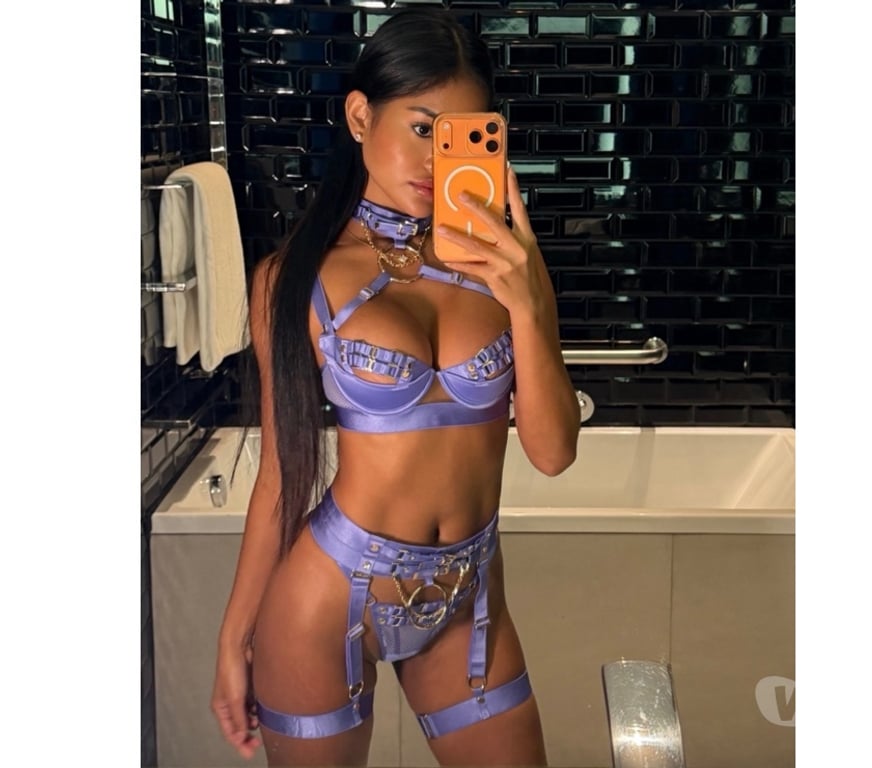 Escorts South East London Croydon - Photos for Aysha Filipino girl 🇵🇭 size 6