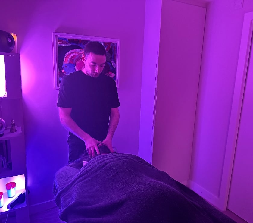 Escorts North West London Wembley Park - North West London - Photos for A blissful massage for females...