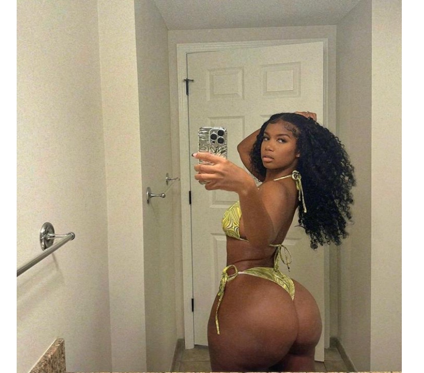Hot Latina Party Girl🔥