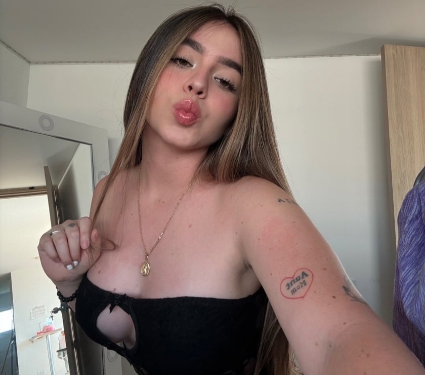 Julie🔥 Brazilian new in town 🇧🇷💦