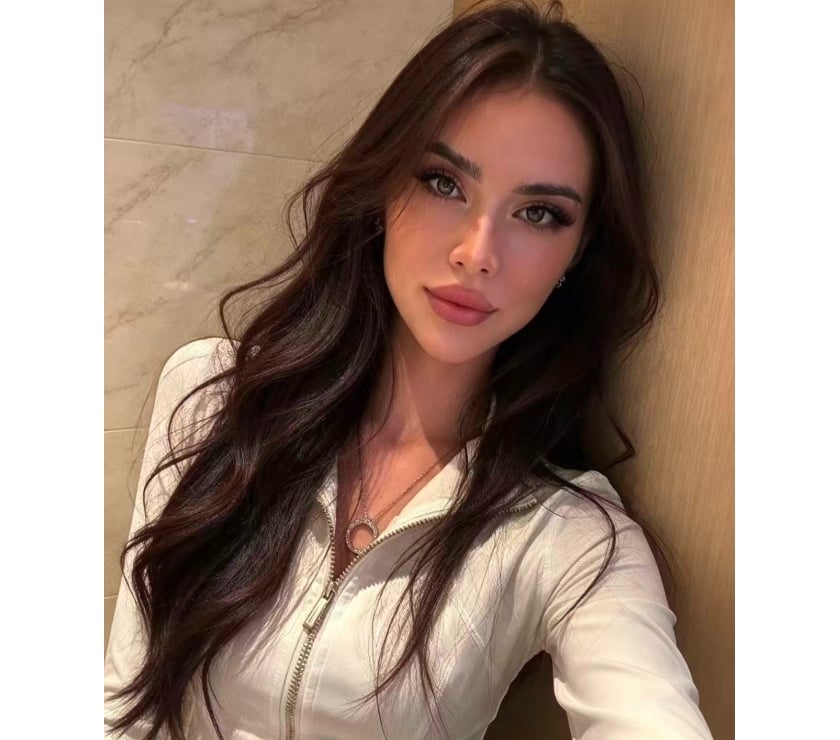Prescot - Knowsley — Sexy Vietnamese girl