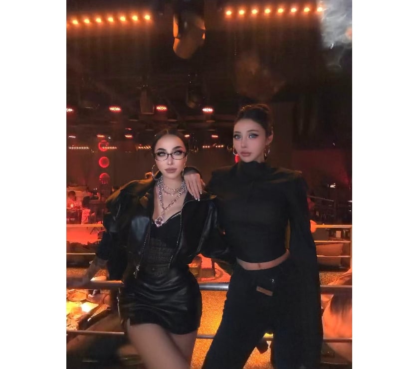 Escorts Merseyside Knowsley - Photos for Two hot Filipina girls