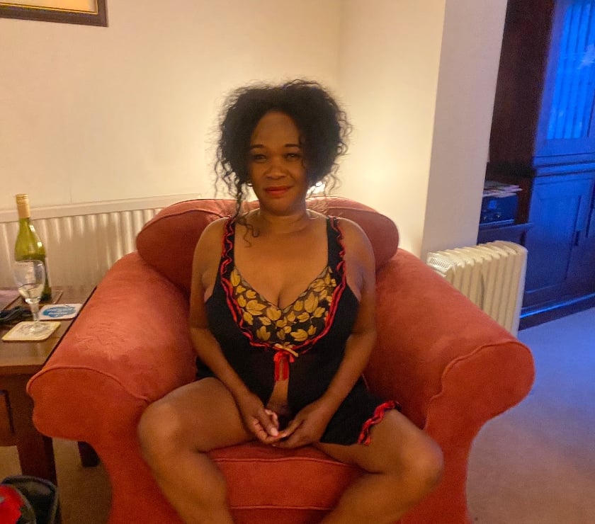 Escorts Somerset Yeovil - Somerset - Photos for Sharon Skye mature ebony