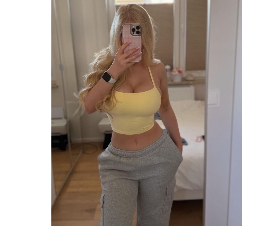 Harrow Town Centre - Harrow — Latin girl with good curves🔥 and big ass