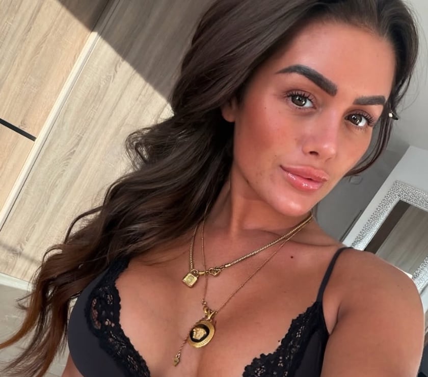 HELLO x NEW AND HOT SARAH x**BRITISH*Party girl