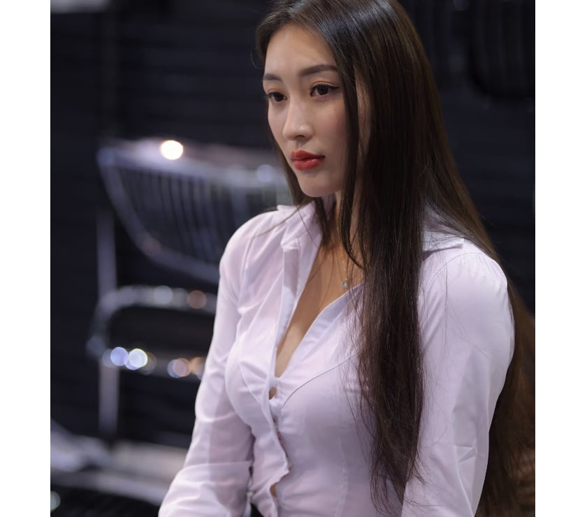Escorts East London Creekmouth - East London - Photos for Top Asian escort in Ilford town centre