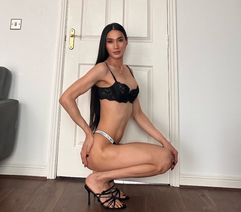 Thai , Ts model looks,with something exciting below 🍆