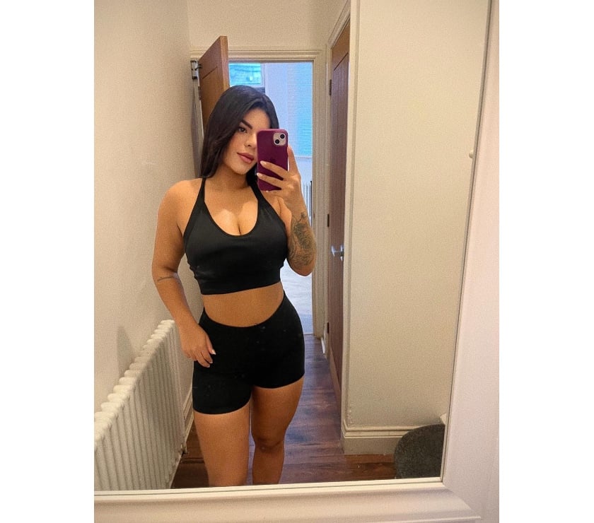 Escorts South West London Clapham Junction Station - South West London - Photos for 🔥 Sexy Curvy Brunette SW11 - VIP Service 🔥