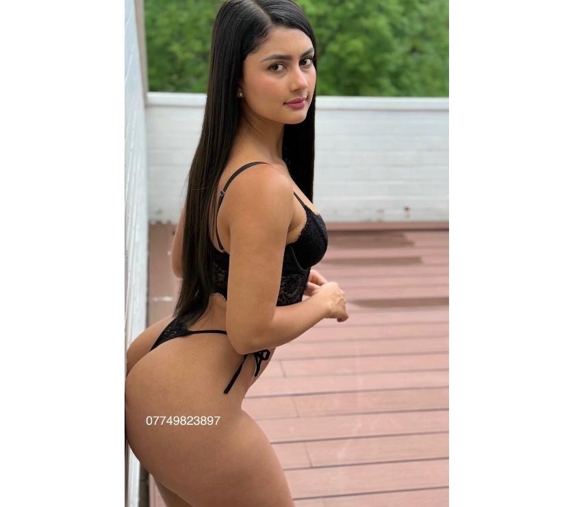 Escorts West Northamptonshire Northampton - West Northamptonshire - Photos for Gaby 19yrs Bombshell Party🥂Baby Face🍭Horny-OWO💦