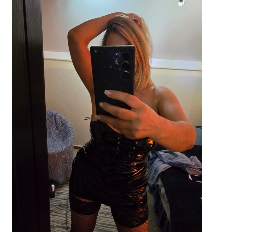 Escorts West Berkshire Newbury - West Berkshire - Photos for Massage and Strap-on