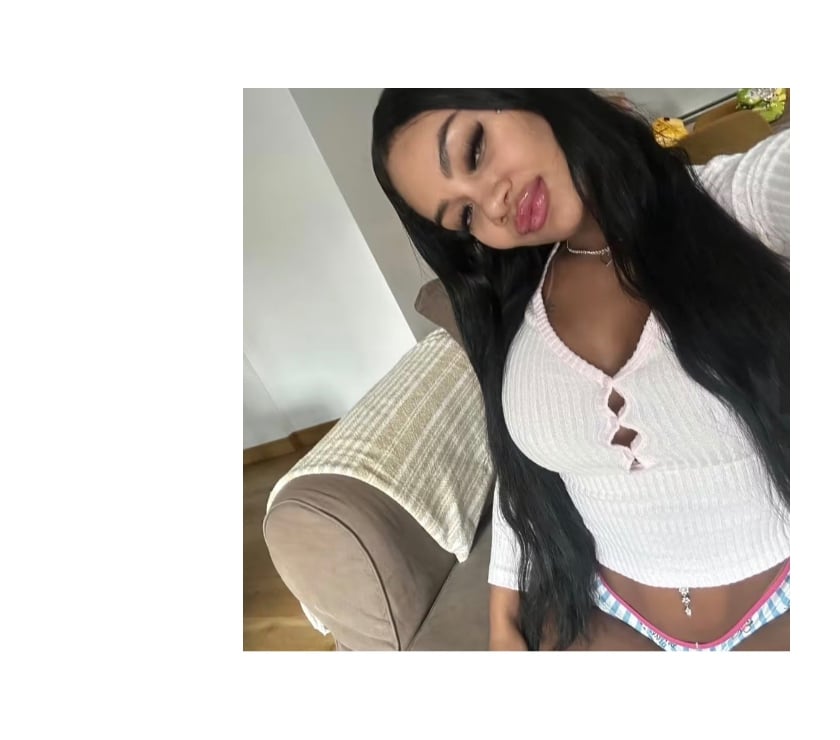 Guildford Town Centre - Guildford — Sexy Brazilian hot body 🥰