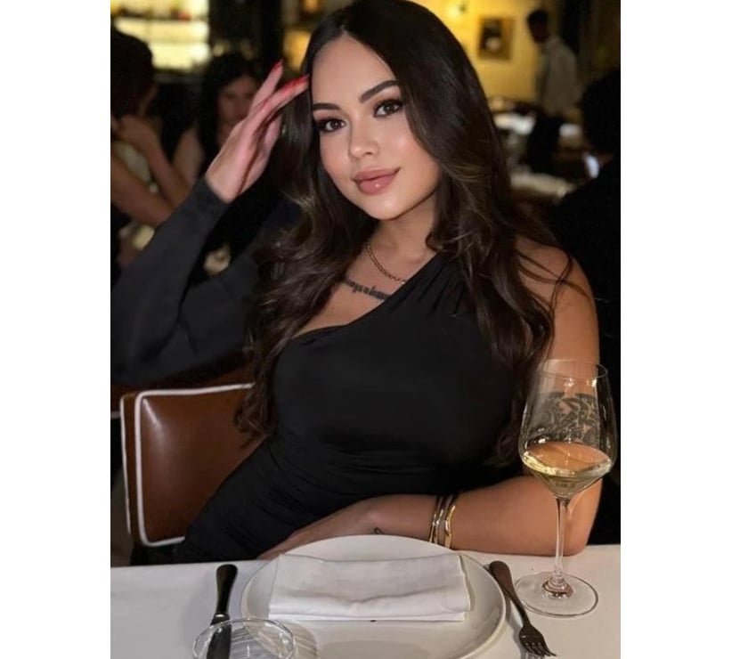 🔥 SABRINA – THE BRUNETTE YOU'LL DREAM ABOUT 💋