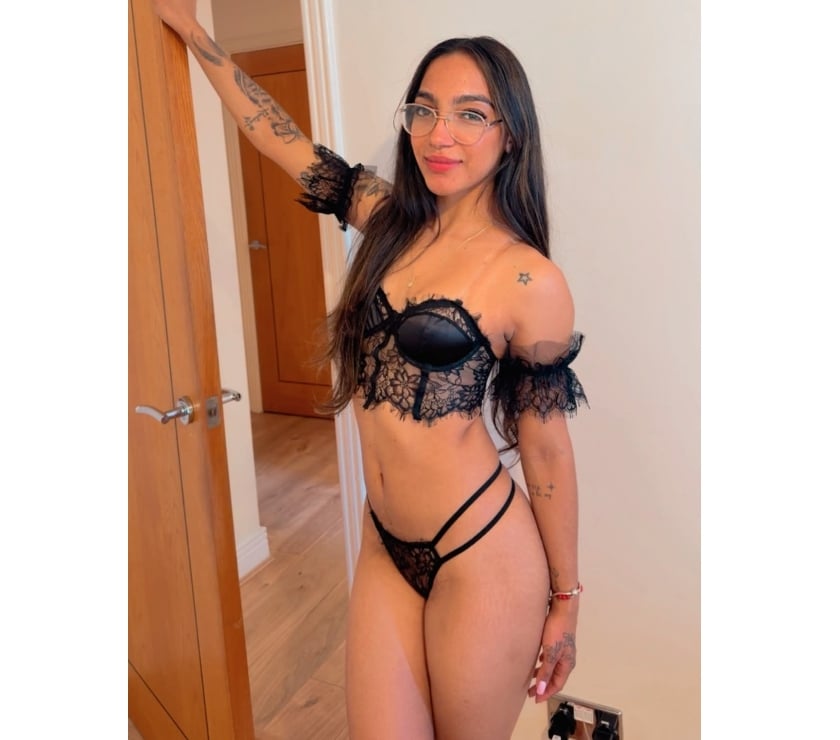 Escorts East London Pudding Mill Lane - DLR Station - East London - Photos for our New Latina SIZE MODEL- SOME EXTRAS ARE INCLUDED