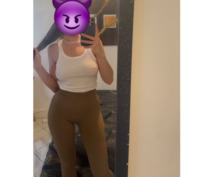 Rayners Lane Station - North West London — New hot brunette 😈🔥