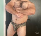 Masseur open mind with strong hands