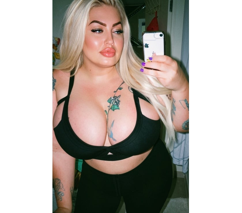 Escorts South West London Sutton - Photos for Epsom high street !! Curvy Maggi 🥰☝🏻✔️